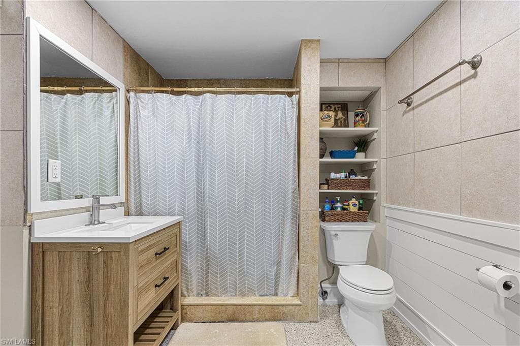 2563 Weeks AVE, NAPLES FL 34112-9