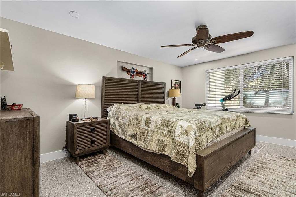 2563 Weeks AVE, NAPLES FL 34112-7