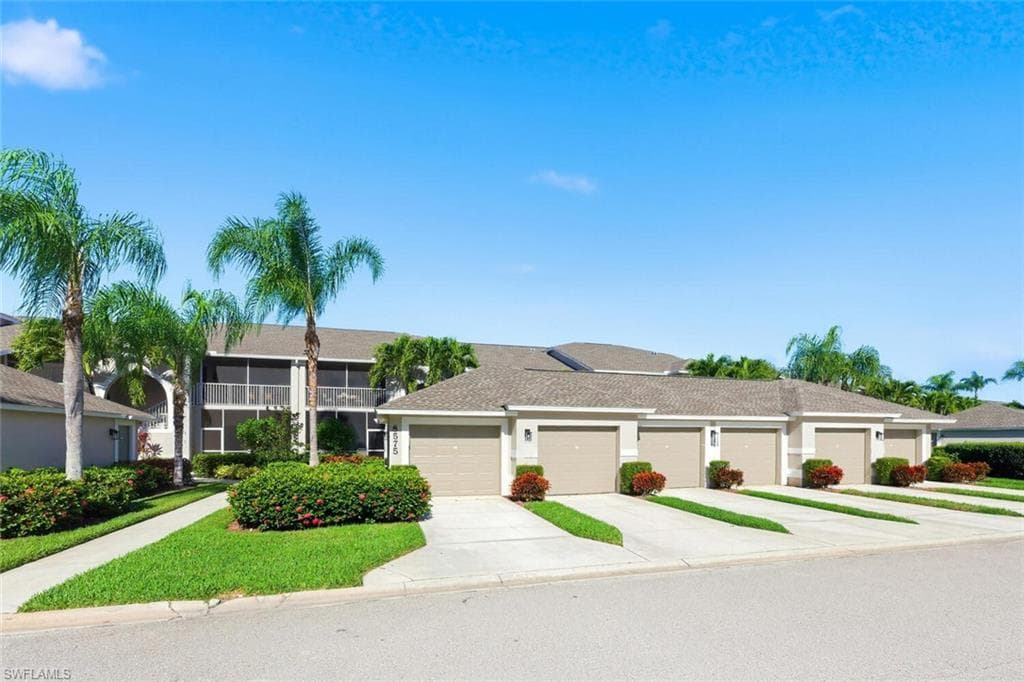 8575 Naples Heritage DR # 116, NAPLES FL 34112-32