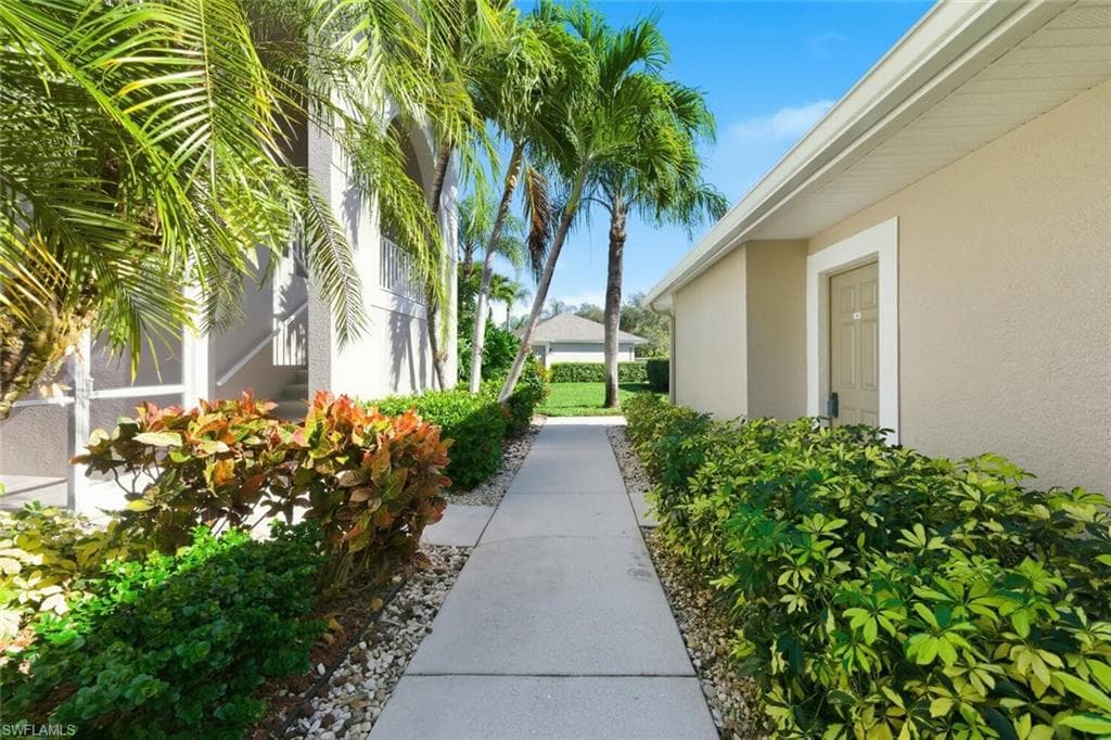 8575 Naples Heritage DR # 116, NAPLES FL 34112-3