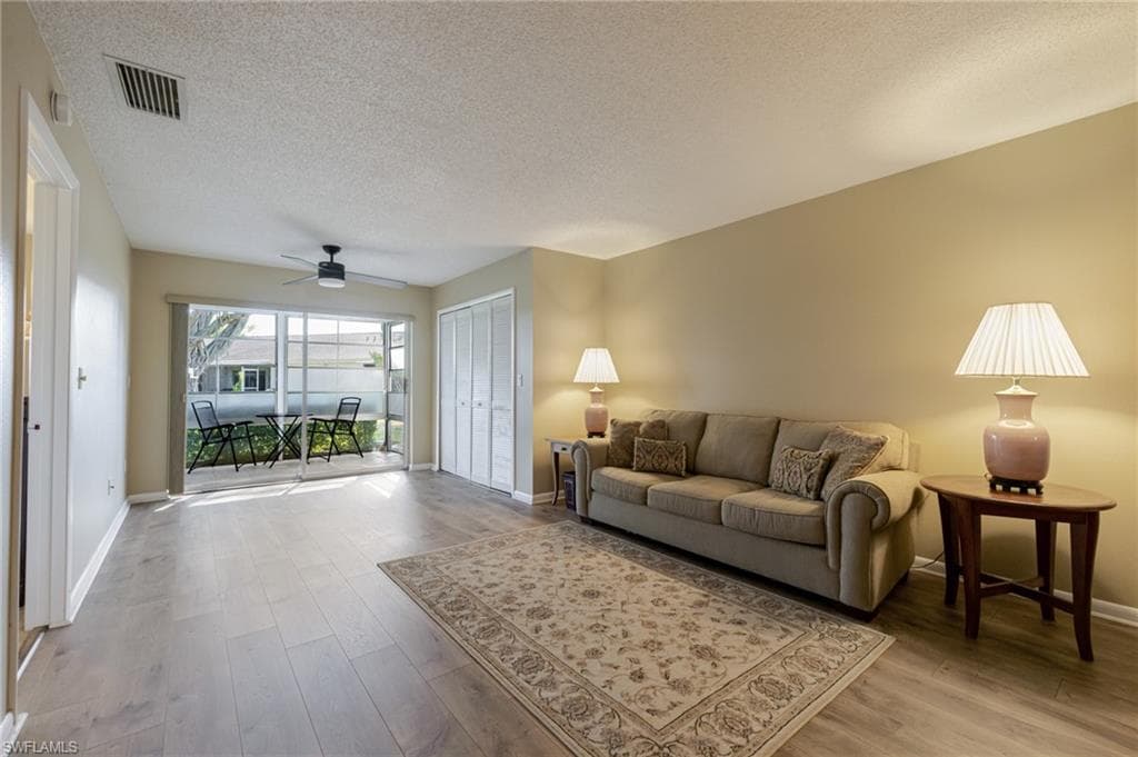 6869 Bogey DR, FORT MYERS FL 33919-8