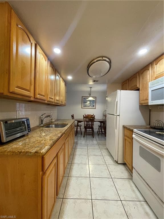 2366 E Mall DR # 304, FORT MYERS FL 33901-6