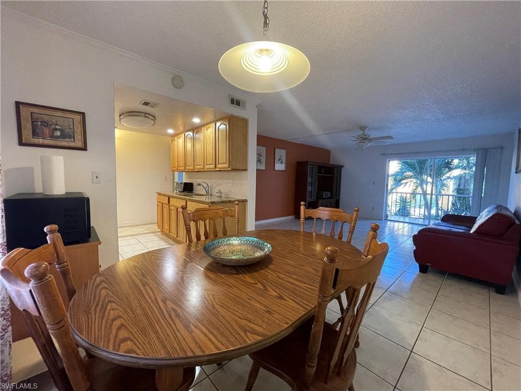 2366 E Mall DR # 304, FORT MYERS FL 33901-10