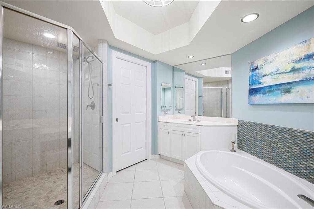 1065 Borghese LN # 701, NAPLES FL 34114-25