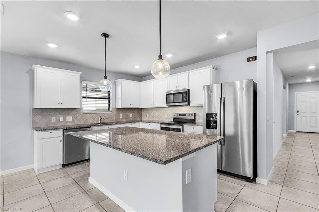 16033 Beachberry DR, NORTH FORT MYERS FL 33917-2