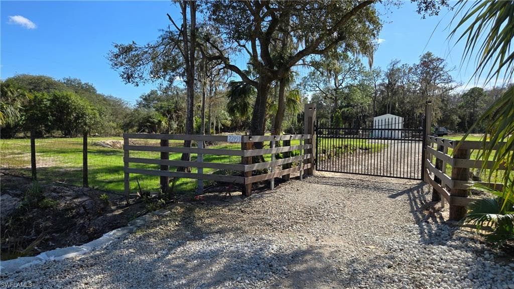 22950 Tinas LN, FORT MYERS FL 33913-37