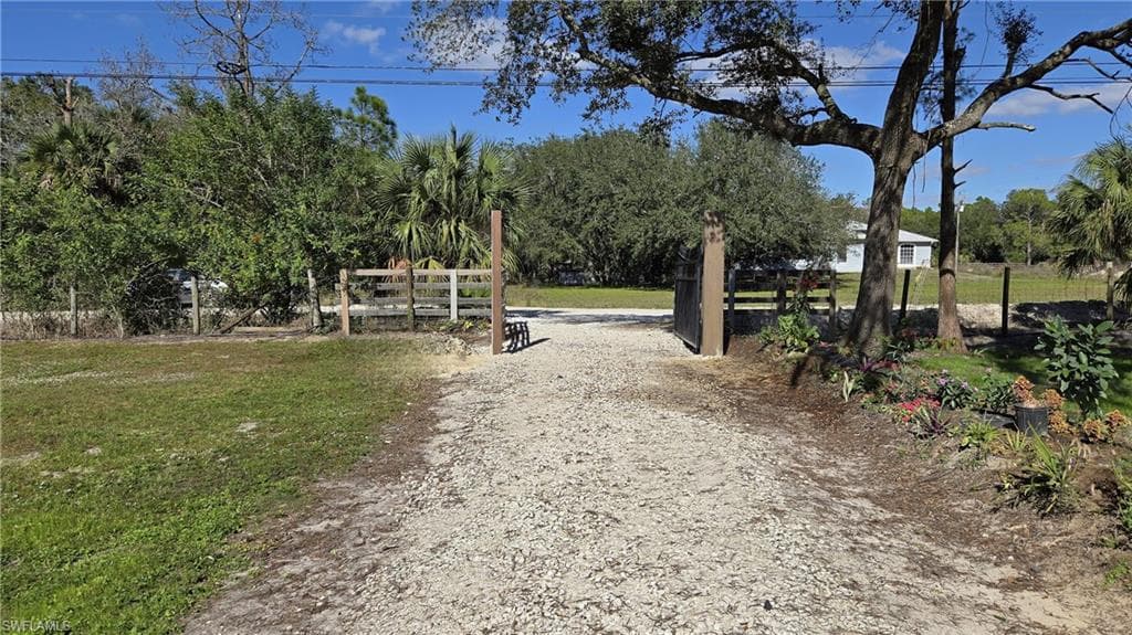 22950 Tinas LN, FORT MYERS FL 33913-36