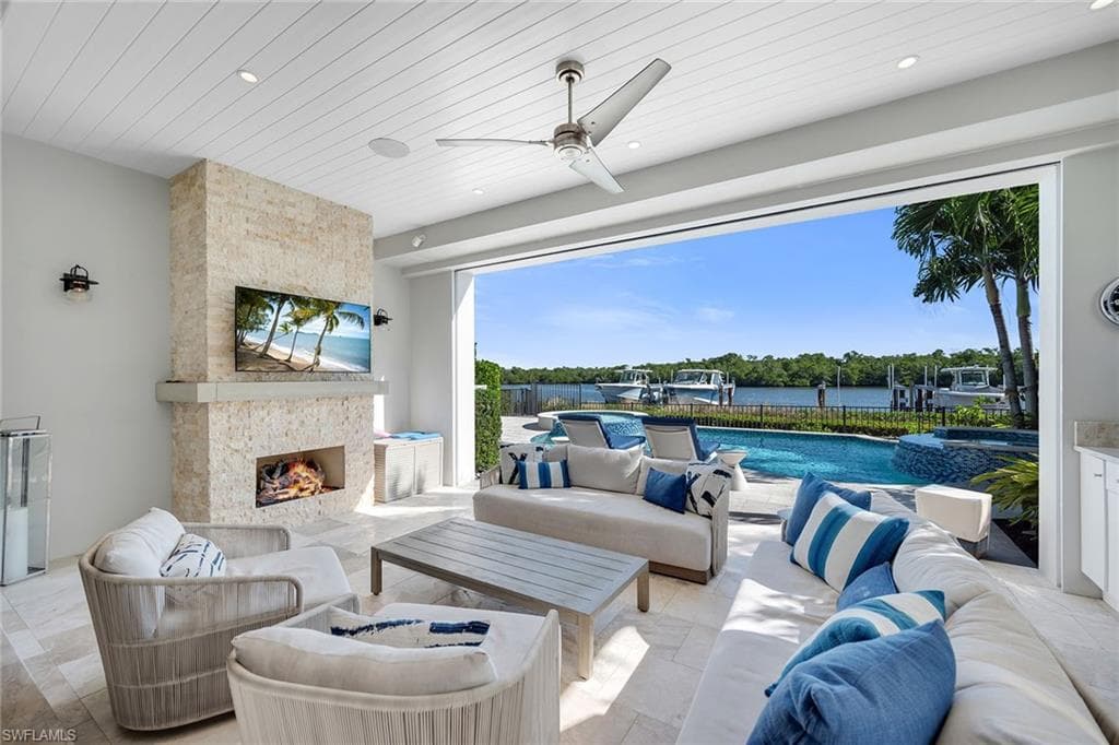 185 15th ST S, NAPLES FL 34102-37