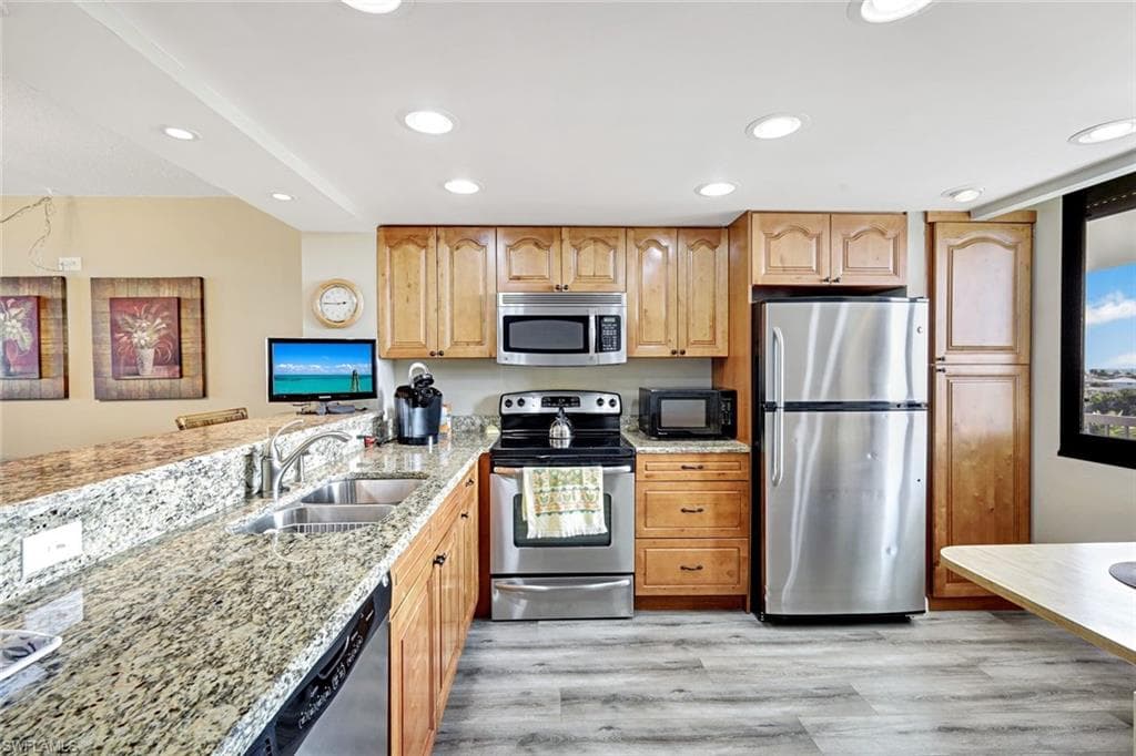 4203 Bay Beach LN # 5E, FORT MYERS BEACH FL 33931-6