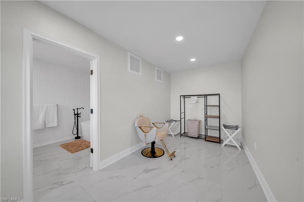 4369 Cypress LN, FORT MYERS FL 33905-25