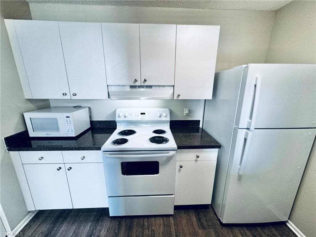 3407 Winkler AVE # 308, FORT MYERS FL 33916-15