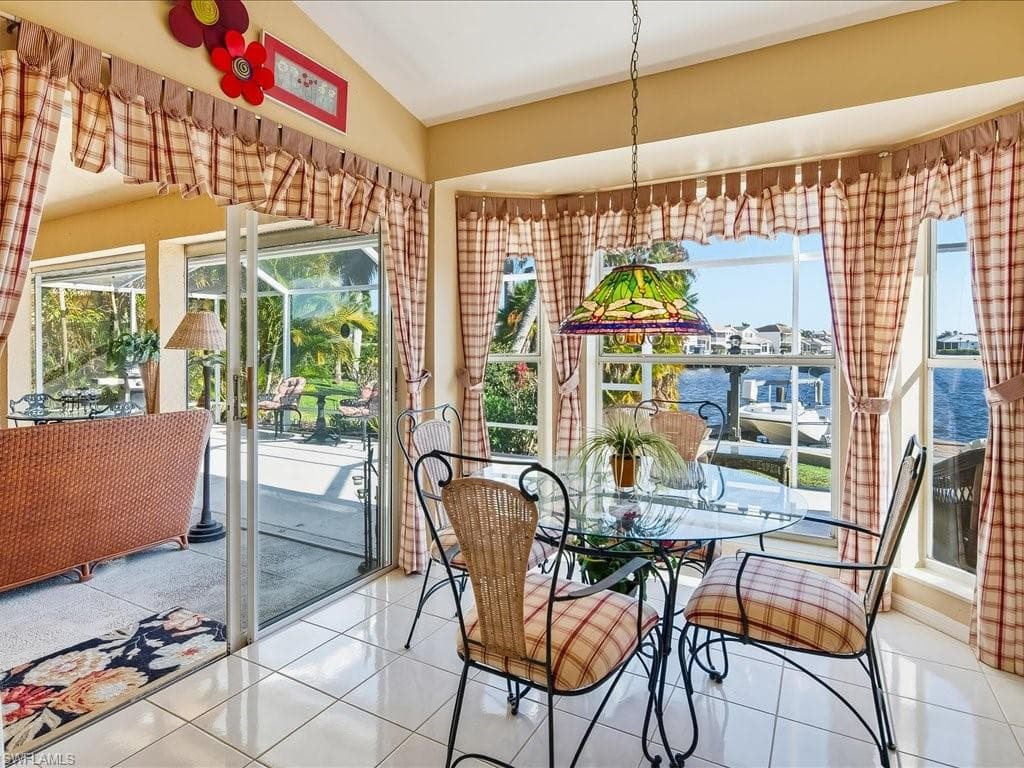 127 Newport DR, NAPLES FL 34114-11