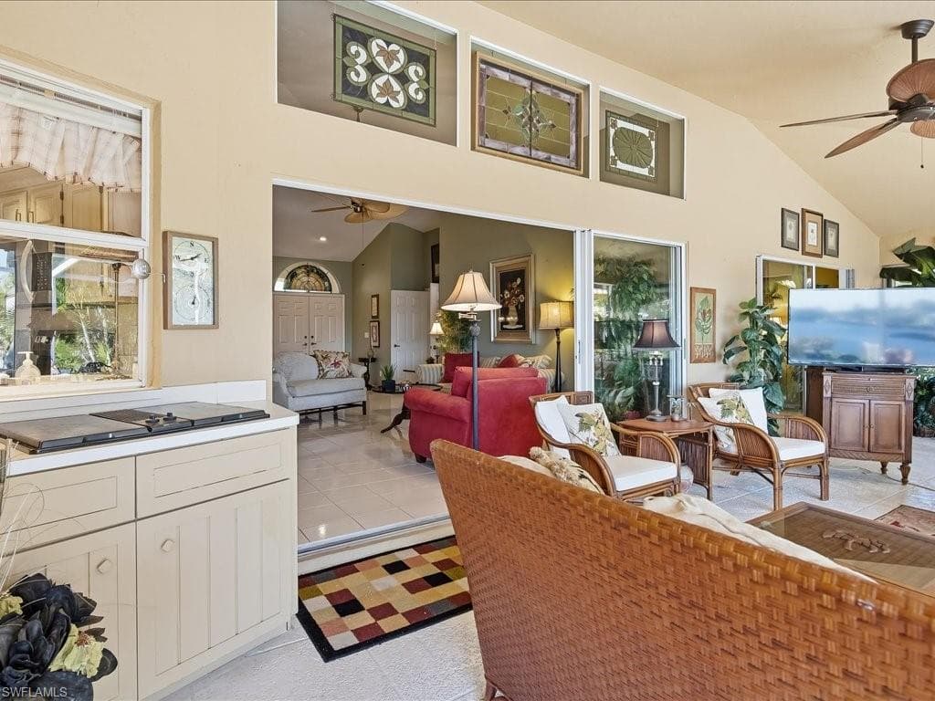 127 Newport DR, NAPLES FL 34114-8