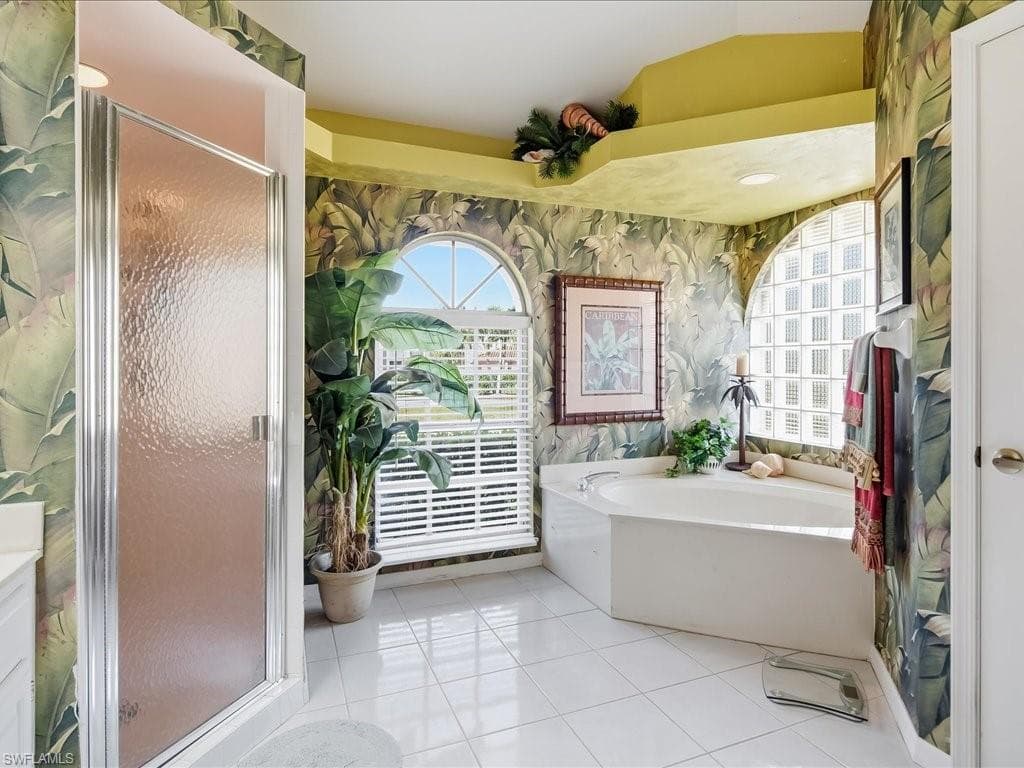 127 Newport DR, NAPLES FL 34114-14