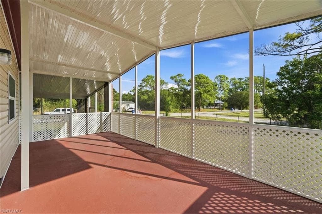 2425 Case LN, NORTH FORT MYERS FL 33917-25