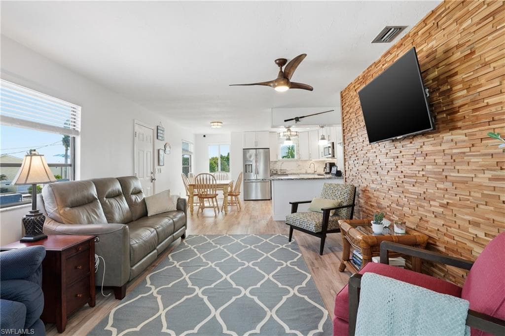 7 Avenida Carita, FORT MYERS BEACH FL 33931-12