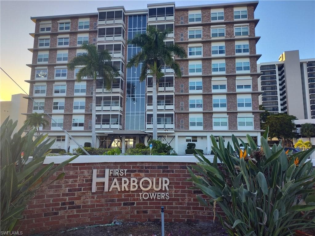 2350 W 1st ST # 203, FORT MYERS FL 33901-14