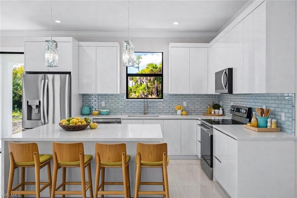 3657 Everglades BLVD S, NAPLES FL 34117-1