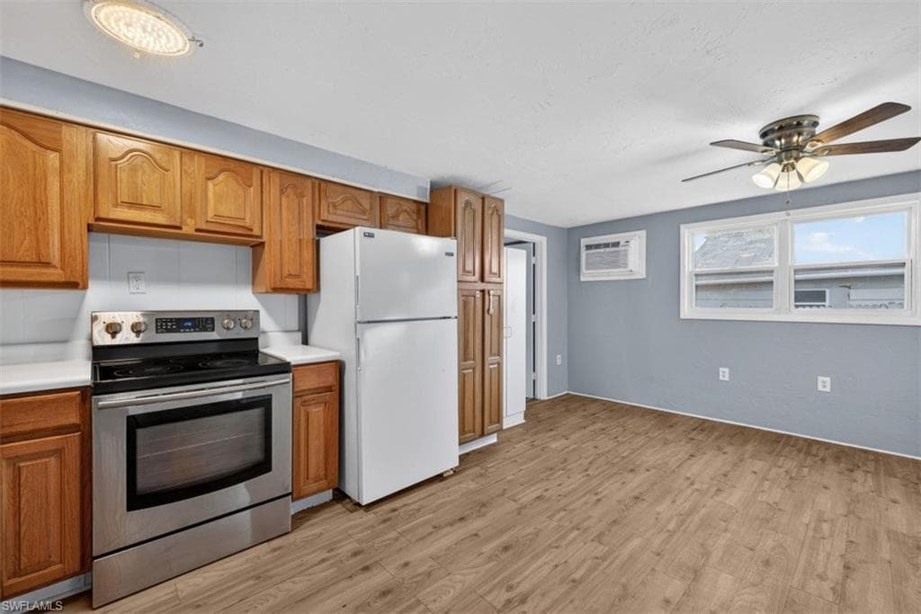 559 Clark ST, NORTH FORT MYERS FL 33903-2