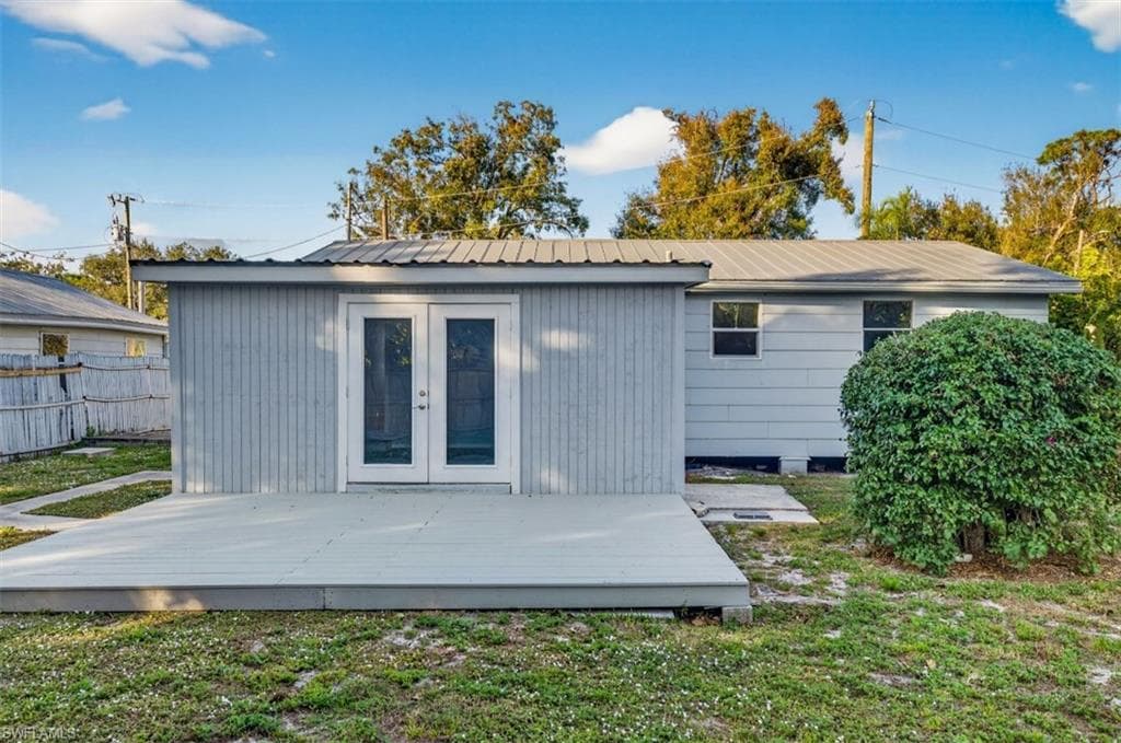 559 Clark ST, NORTH FORT MYERS FL 33903-16