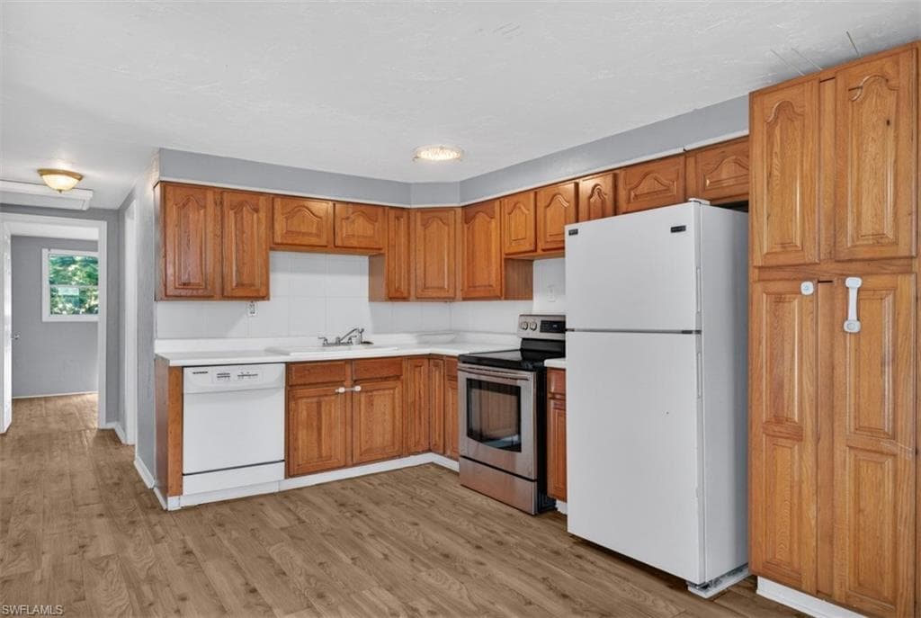559 Clark ST, NORTH FORT MYERS FL 33903-3