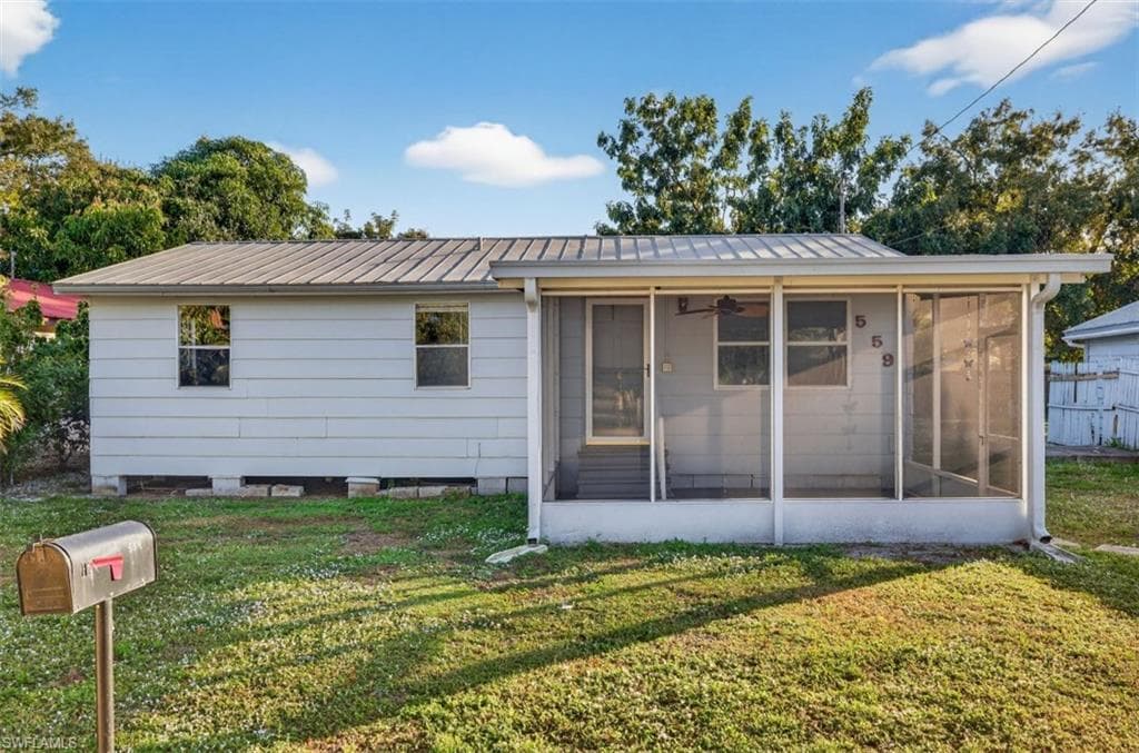 559 Clark ST, NORTH FORT MYERS FL 33903-18