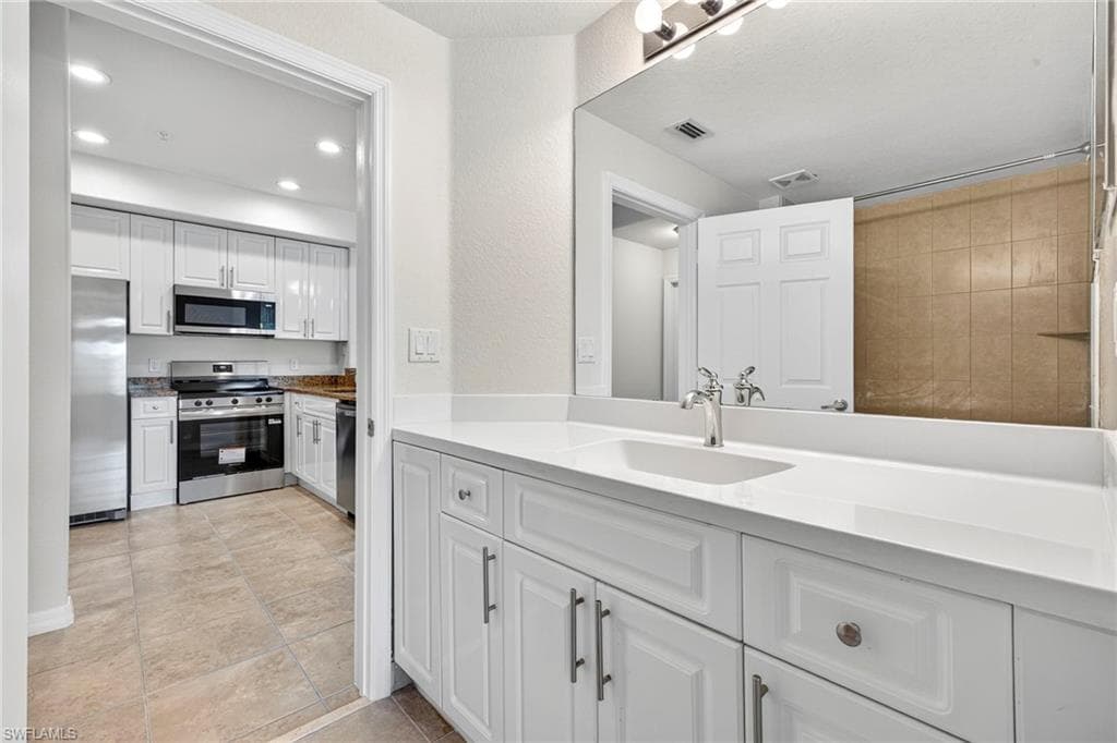 13150 Bella Casa CIR # 2193, FORT MYERS FL 33966-17