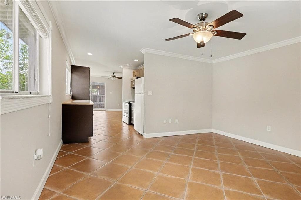 8127 Country RD # 205, FORT MYERS FL 33919-11