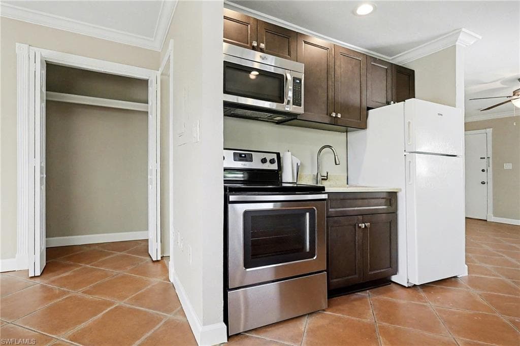 8127 Country RD # 205, FORT MYERS FL 33919-14