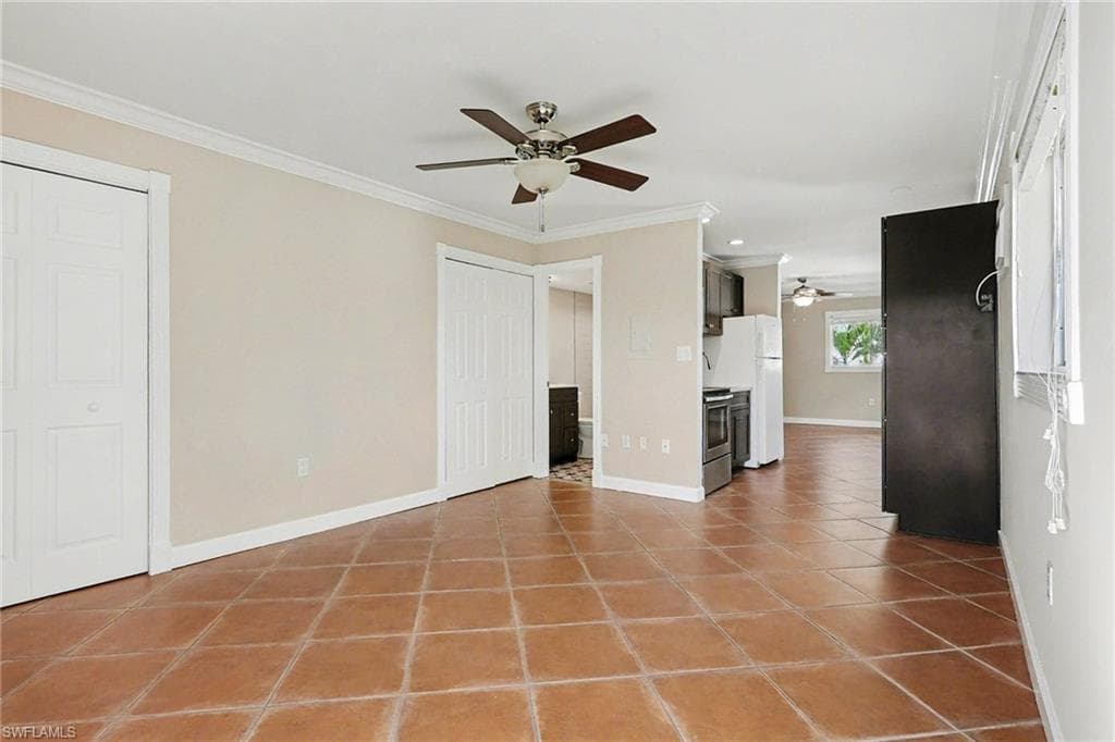 8127 Country RD # 205, FORT MYERS FL 33919-10