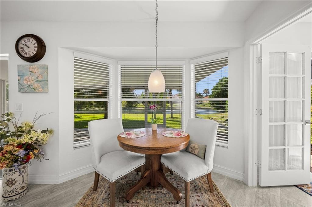 945 Moon Lake DR, NAPLES FL 34104-5