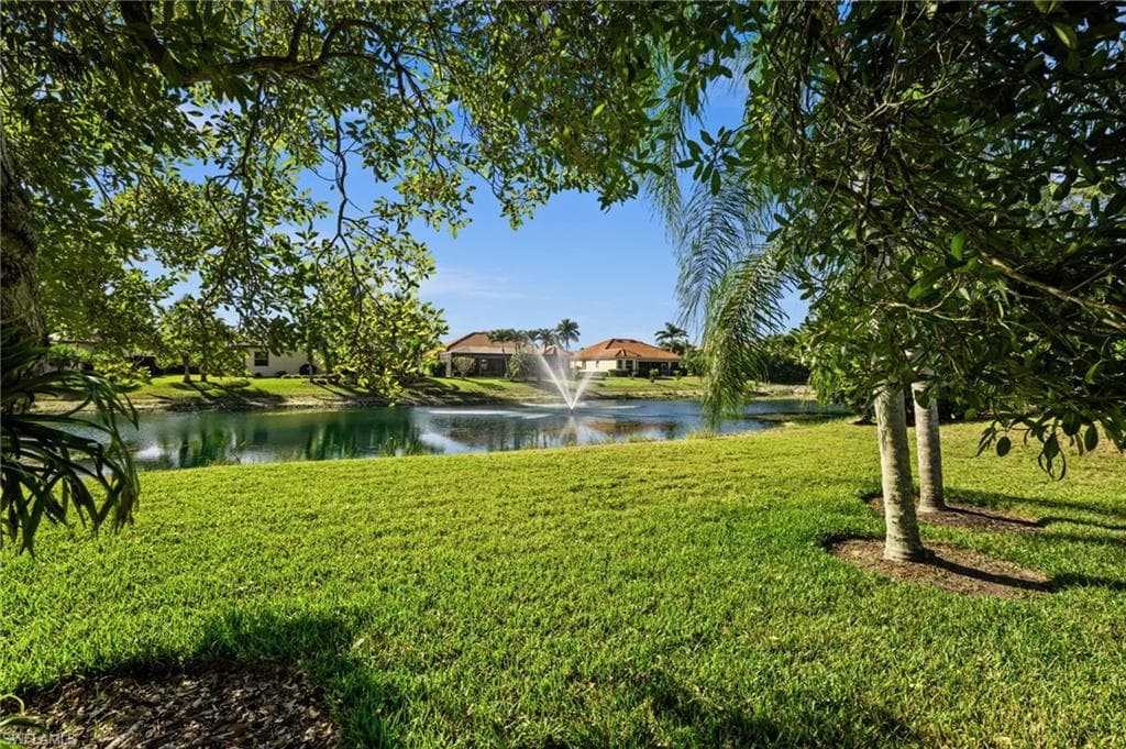 945 Moon Lake DR, NAPLES FL 34104-27