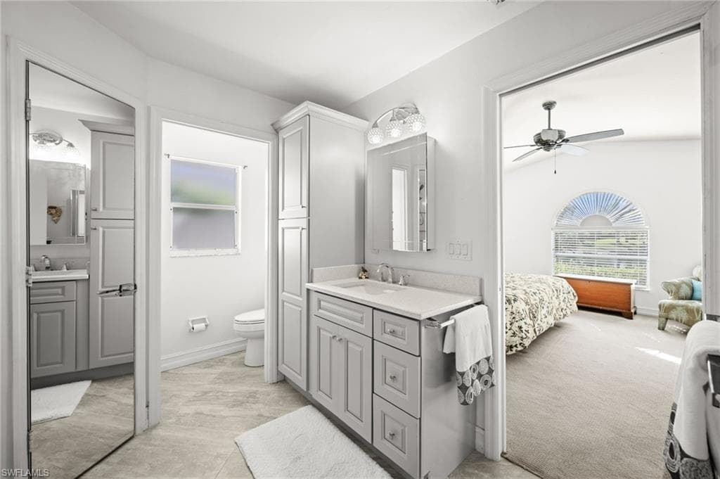 945 Moon Lake DR, NAPLES FL 34104-17