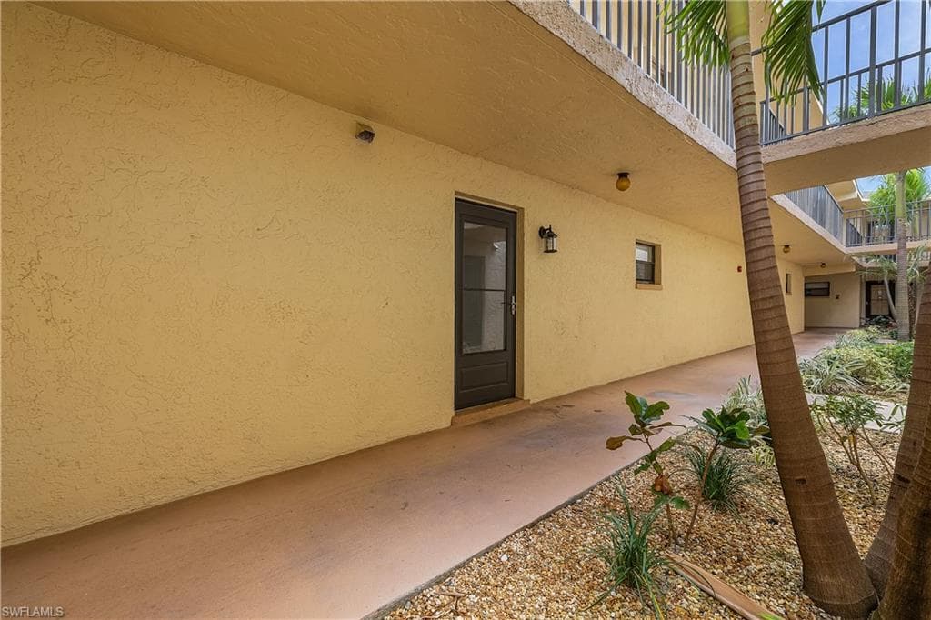 12501 McGregor BLVD # 8, FORT MYERS FL 33919-2