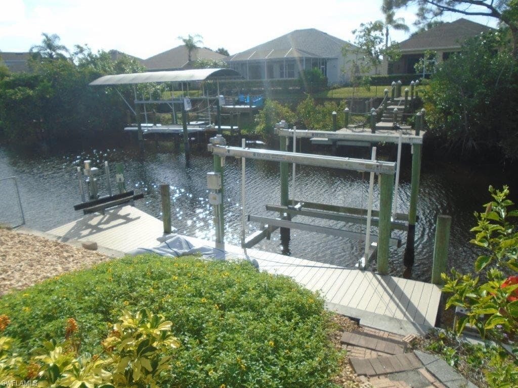 991 April LN, NORTH FORT MYERS FL 33903-12