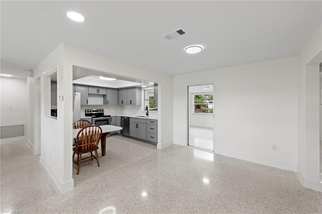 1013 Averly ST, FORT MYERS FL 33919-11