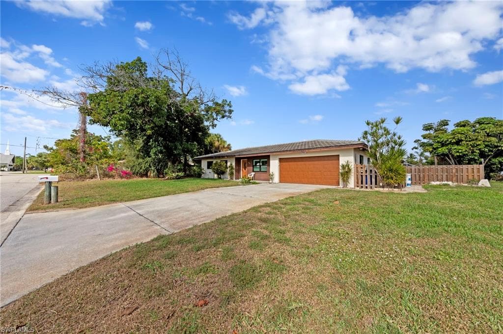 1013 Averly ST, FORT MYERS FL 33919-48