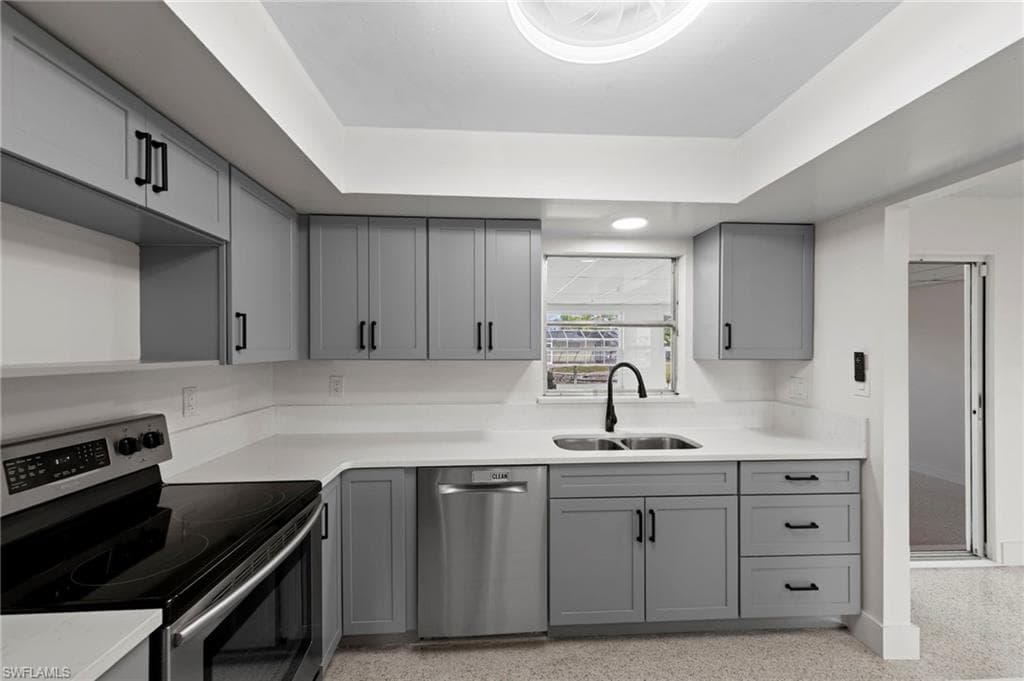 1013 Averly ST, FORT MYERS FL 33919-14