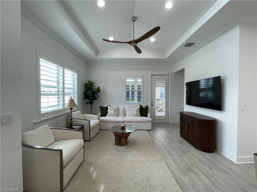 6984 Saona CT-8