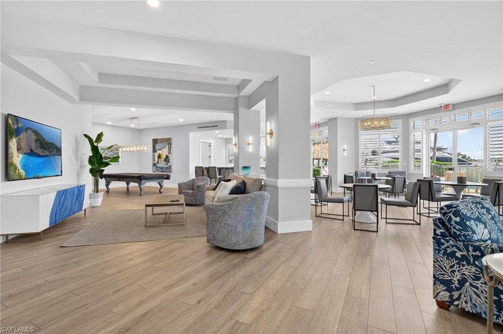 909 10th ST S # 204, NAPLES FL 34102-27