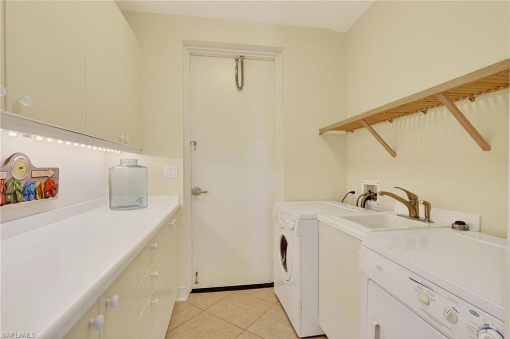 909 10th ST S # 204, NAPLES FL 34102-39