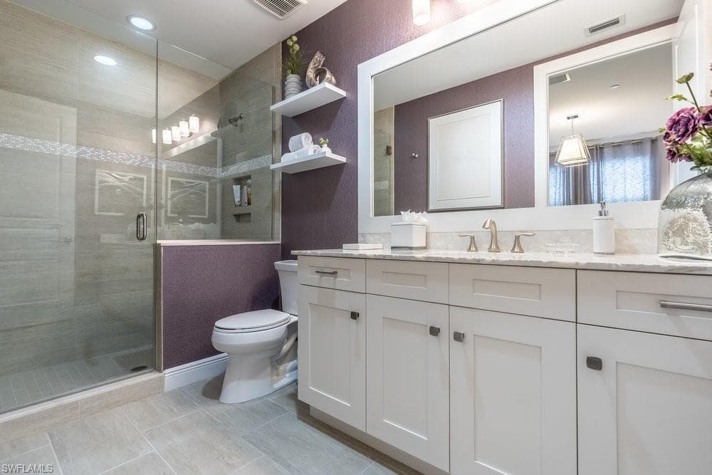 16382 Viansa WAY # 201, NAPLES FL 34110-15
