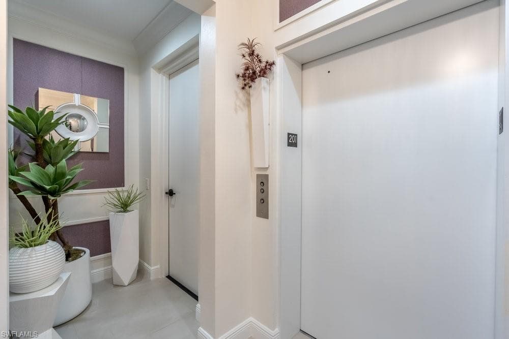 16382 Viansa WAY # 201, NAPLES FL 34110-2
