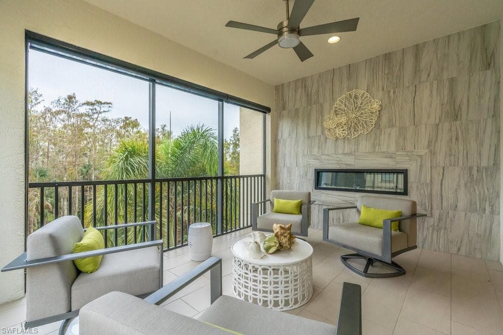 16382 Viansa WAY # 201, NAPLES FL 34110-19
