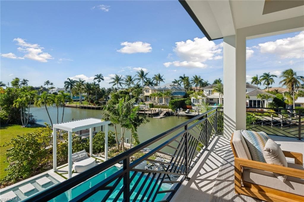 1990 7th ST S, NAPLES FL 34102-26