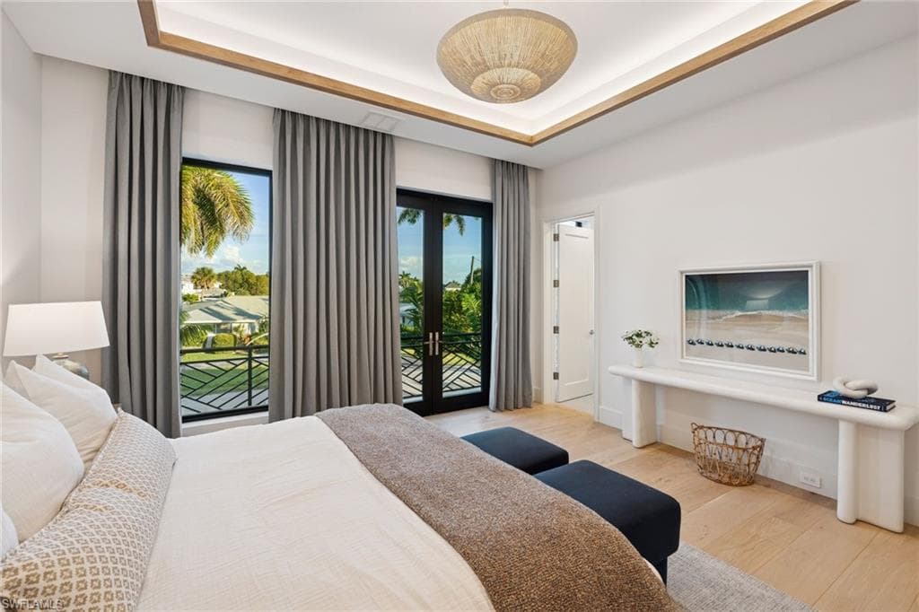 1990 7th ST S, NAPLES FL 34102-27