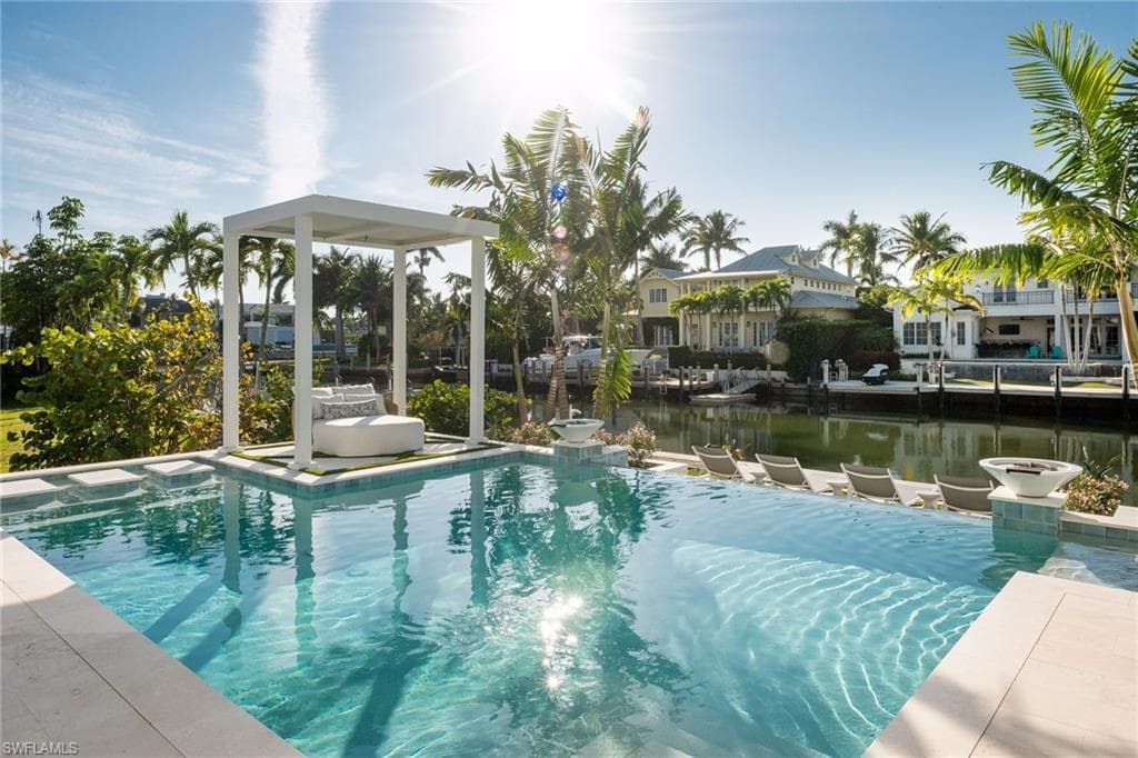 1990 7th ST S, NAPLES FL 34102-4