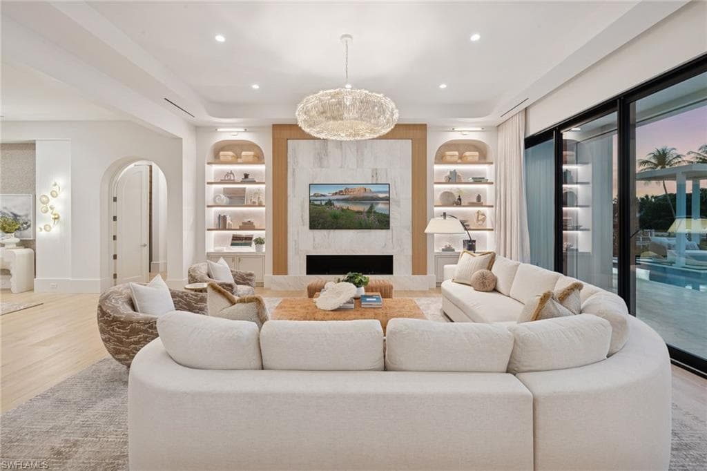 1990 7th ST S, NAPLES FL 34102-10