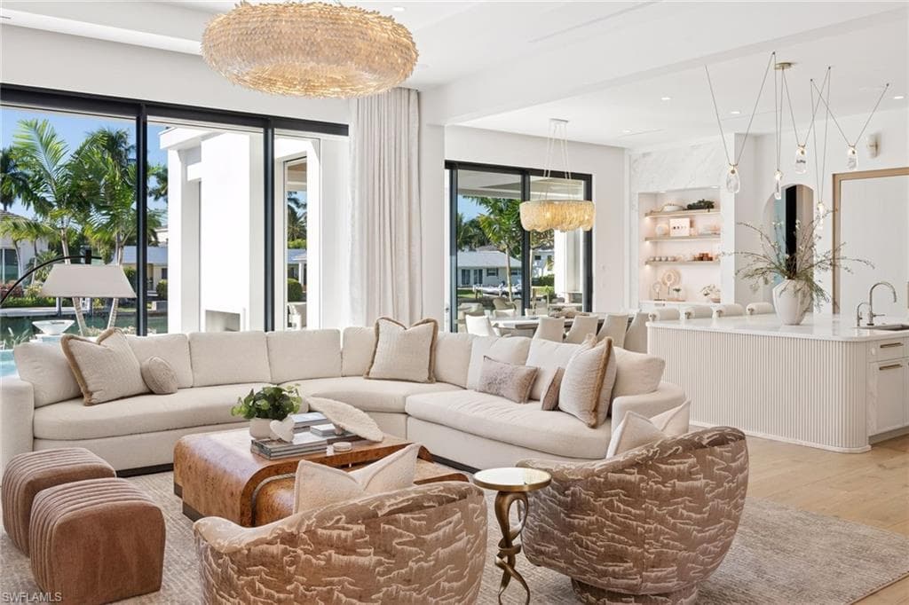 1990 7th ST S, NAPLES FL 34102-3