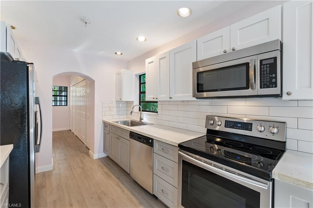 3275 Cottage Grove AVE, NAPLES FL 34112-9